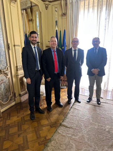 Embajador de Colombia se reúne con autoridades migratorias en Portugal