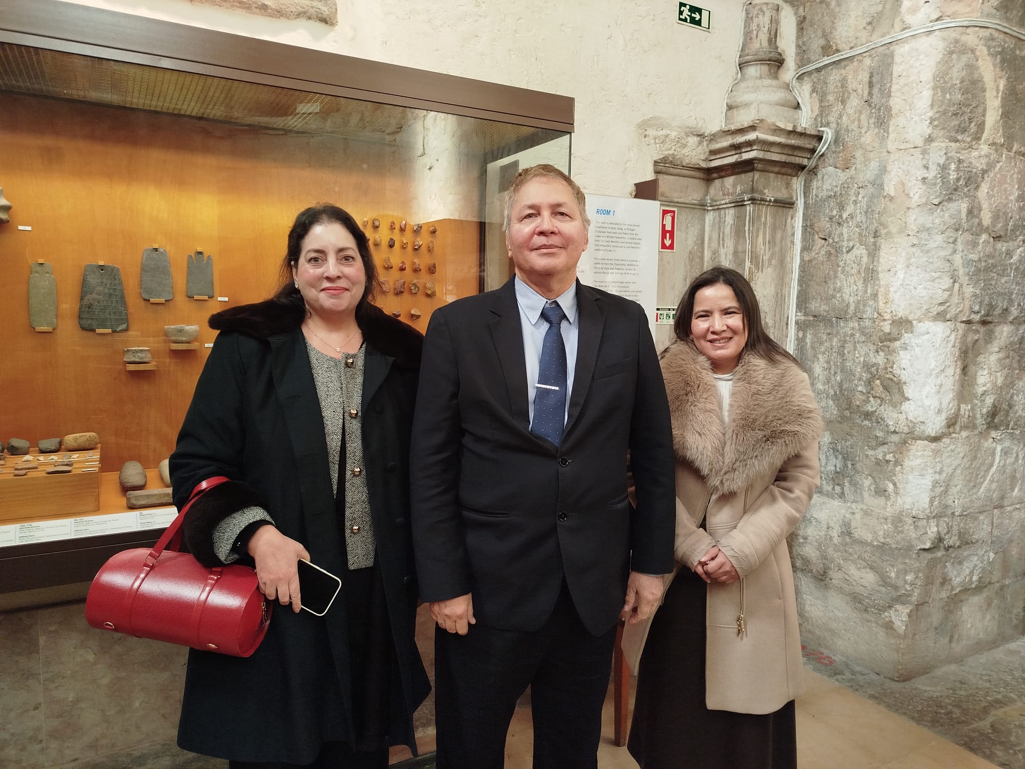 Diplomáticos de América Latina realizaron visita de trabajo al Museo Arqueológico do Carmo en Lisboa