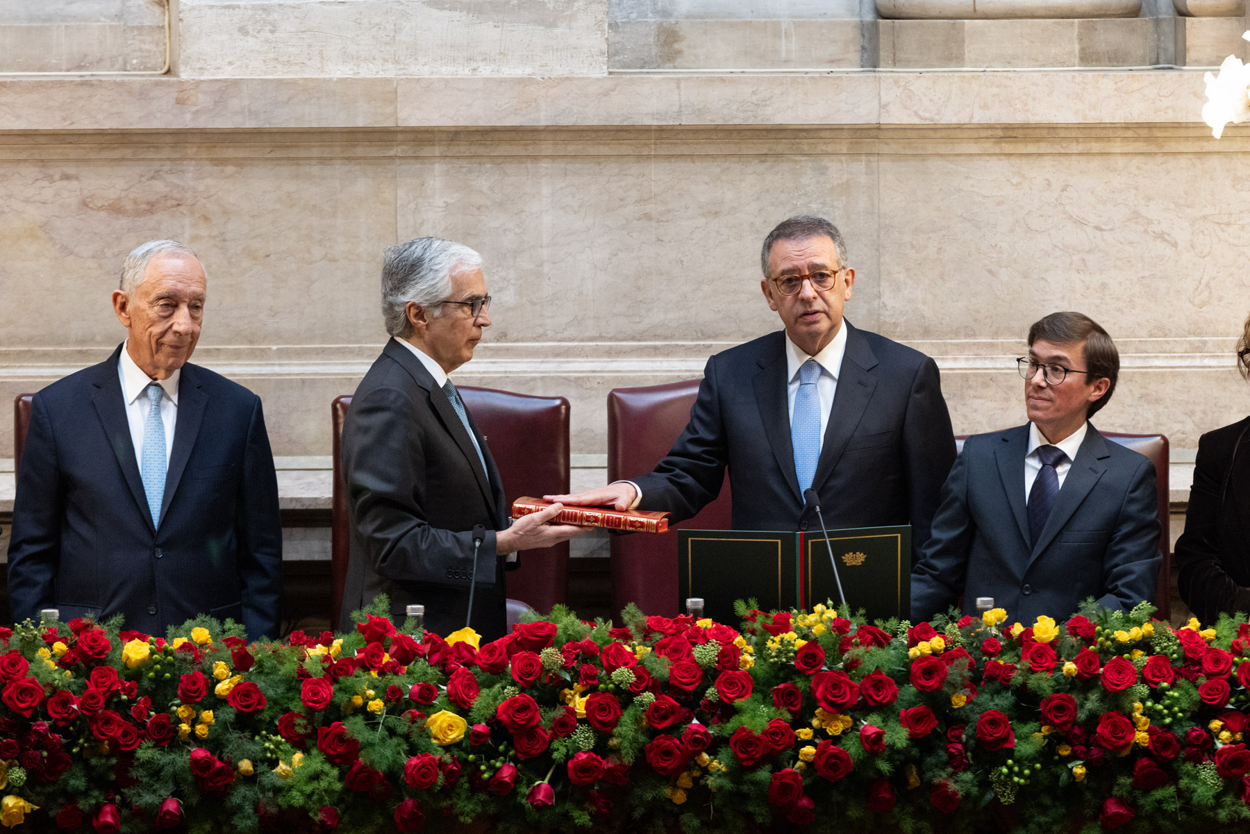 Foto: https://www.presidencia.pt/atualidade/toda-a-atualidade/2026/03/tomada-de-posse-de-antonio-jose-seguro-como-xxi-presidente-da-republica/