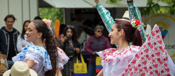 Danza en la Feria de Servicios para Colombianos en Portugal
